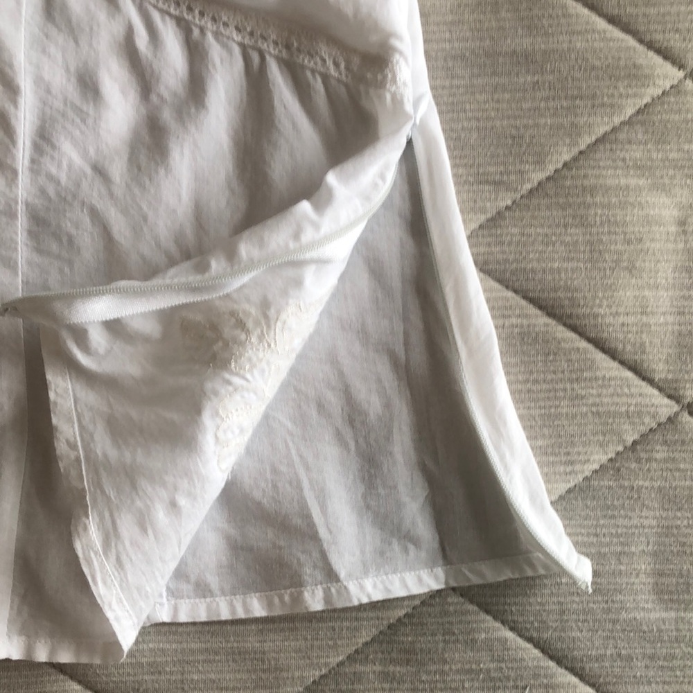 Dressbarn White Embellished faux Wrap Blouse Short bell flutter Sleeve . Spring - Picture 11 of 15